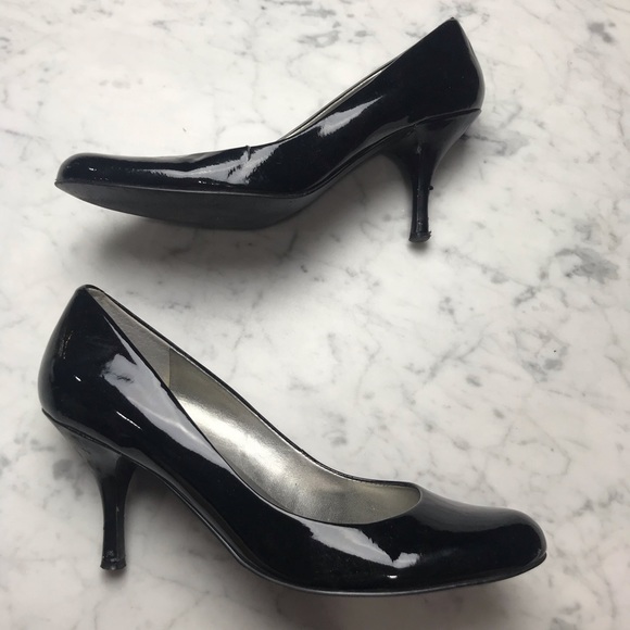 Kelly & Katie Black Round Toe Patent Leather Heels - Picture 5 of 8